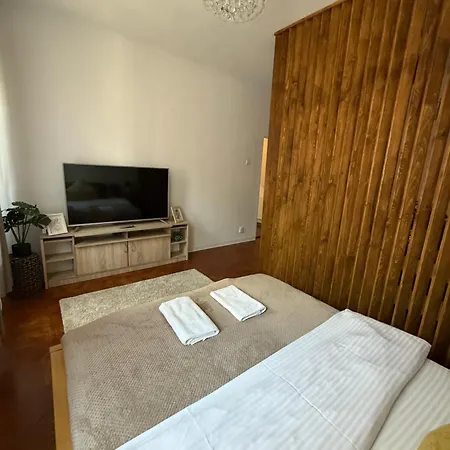 Apartment's * בראשוב