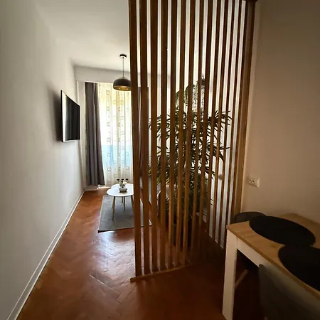 Apartment's *