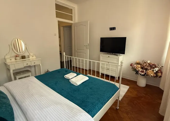 Apartment's * בראשוב